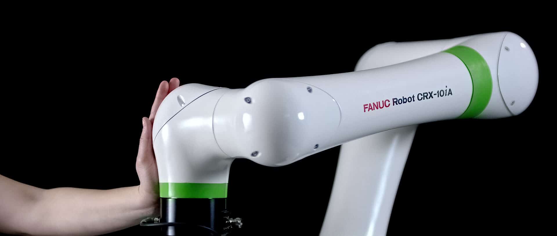 FANUC-CRX-Collaborative-Robot-and-worker